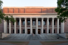 Puedes estudiar odontolog&iacute;a en los Estados Unidos en la prestigiosa universidad de Harvard.
